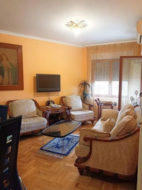 Izdavanje, jednosoban stan, 40m², Stari Aerodrom, Podgorica