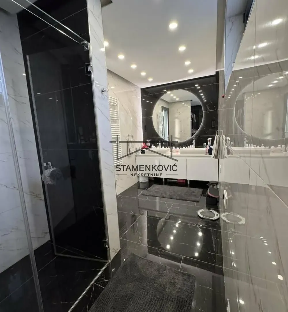 Prodaja, kuća, 230m², Tatarsko brdo, Petrovaradin