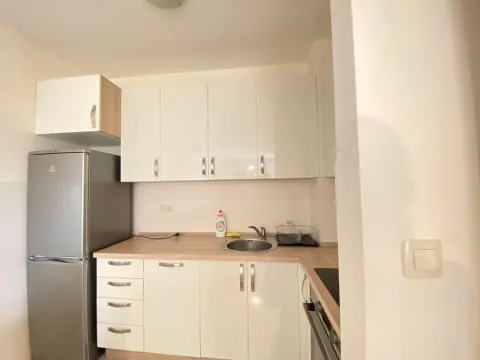 Izdavanje, jednosoban stan, 48m², City Kvart, Podgorica - image 8