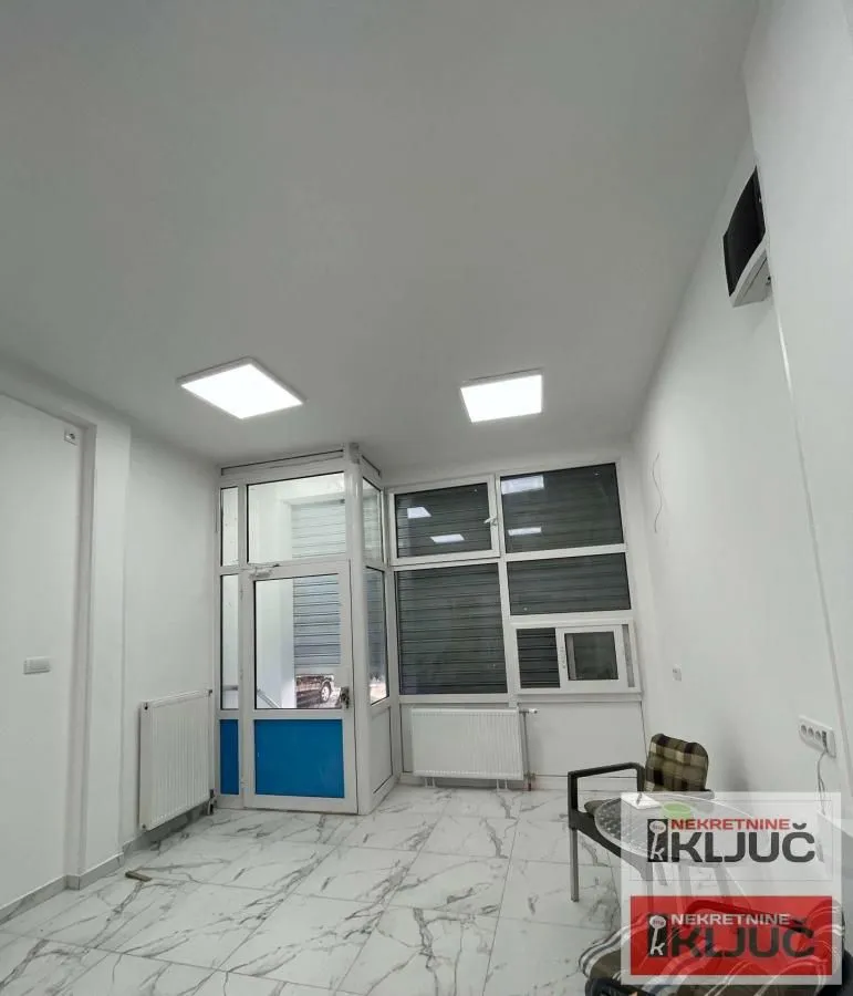 Izdavanje, poslovni prostor, 22m², Grbavica, Novi Sad Sve Podlokacije
