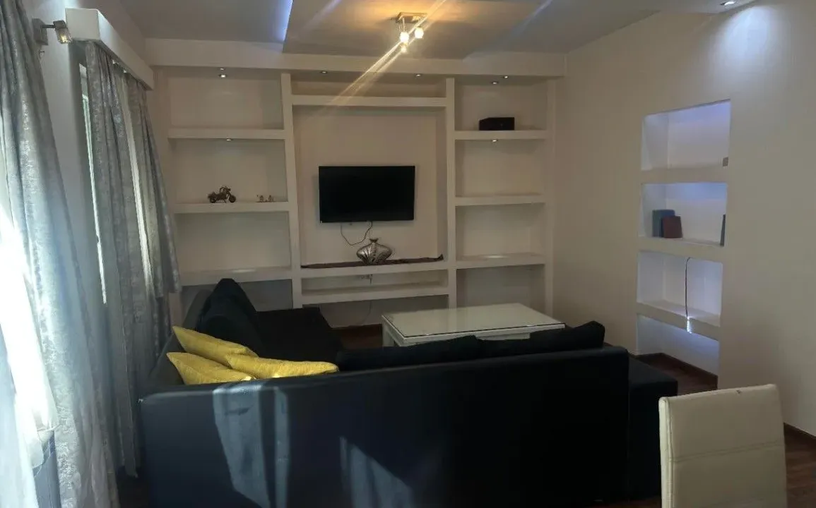 Izdavanje, dvosoban stan, 80m², Konik, Podgorica