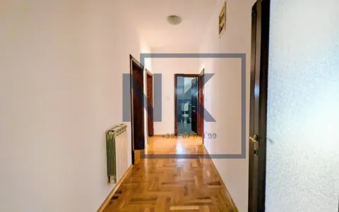 Rent, four bedroom apartment, 150m², Stari Aerodrom, Podgorica - image 16
