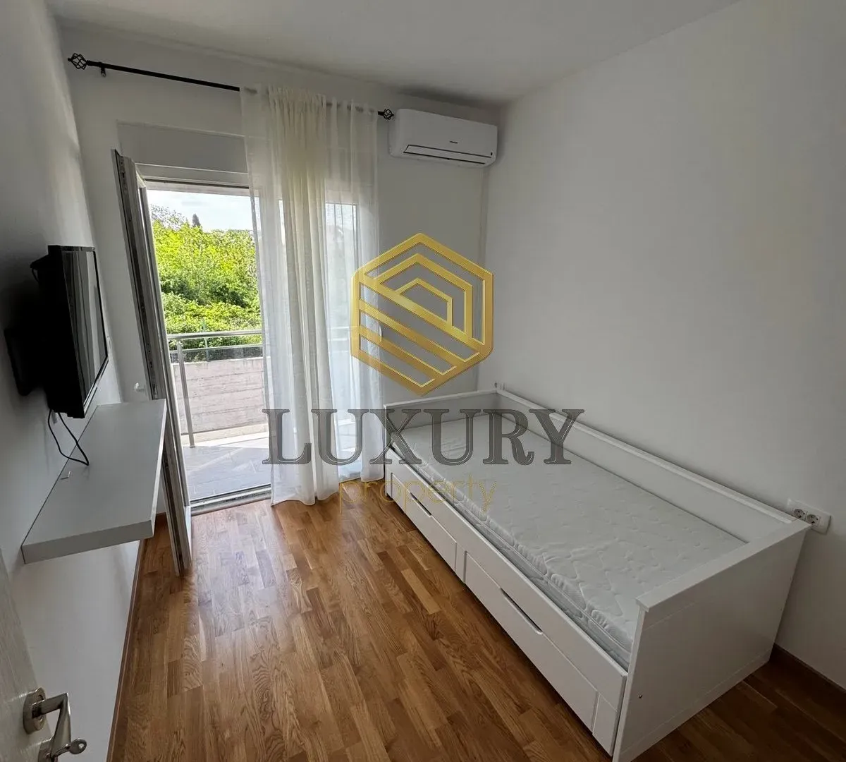 Izdavanje, dvosoban stan, 60m², Zagorič, Podgorica
