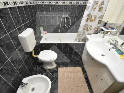 Prodaja, kuća, 182m², Donja Gorica, Podgorica - image 11