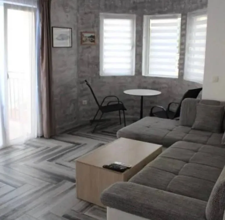 Prodaja, kuća, 220m², Dobra Voda, Bar