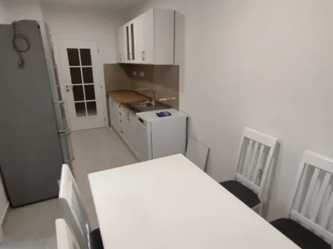 Izdavanje, jednosoban stan, 53m², Centar, Tivat - image 6