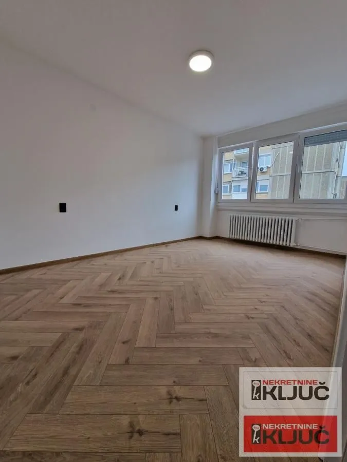 Prodaja, trosoban stan, 73m², Bulevar Oslobodjenja, Novi Sad Sve Podlokacije