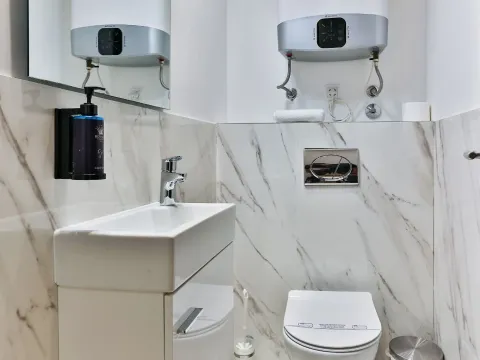 Izdavanje, dvosoban stan, 110m², Rafailovići, Budva - image 11