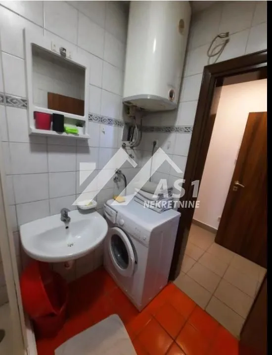 Izdavanje, stan, 22m², Sajam, Novi Sad Sve Podlokacije