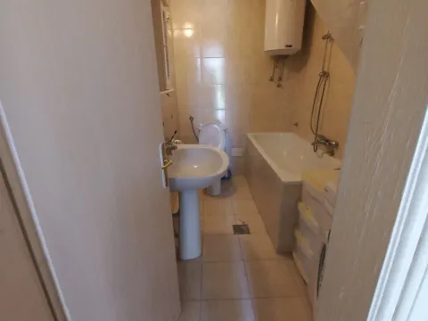 Izdavanje, jednosoban stan, 39m², Centar, Cetinje - image 2