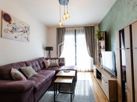 Izdavanje, jednosoban stan, 50m², Tološka šuma, Podgorica