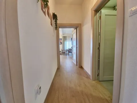 Izdavanje, kuća, 110m², Krimovica, Kotor - image 15