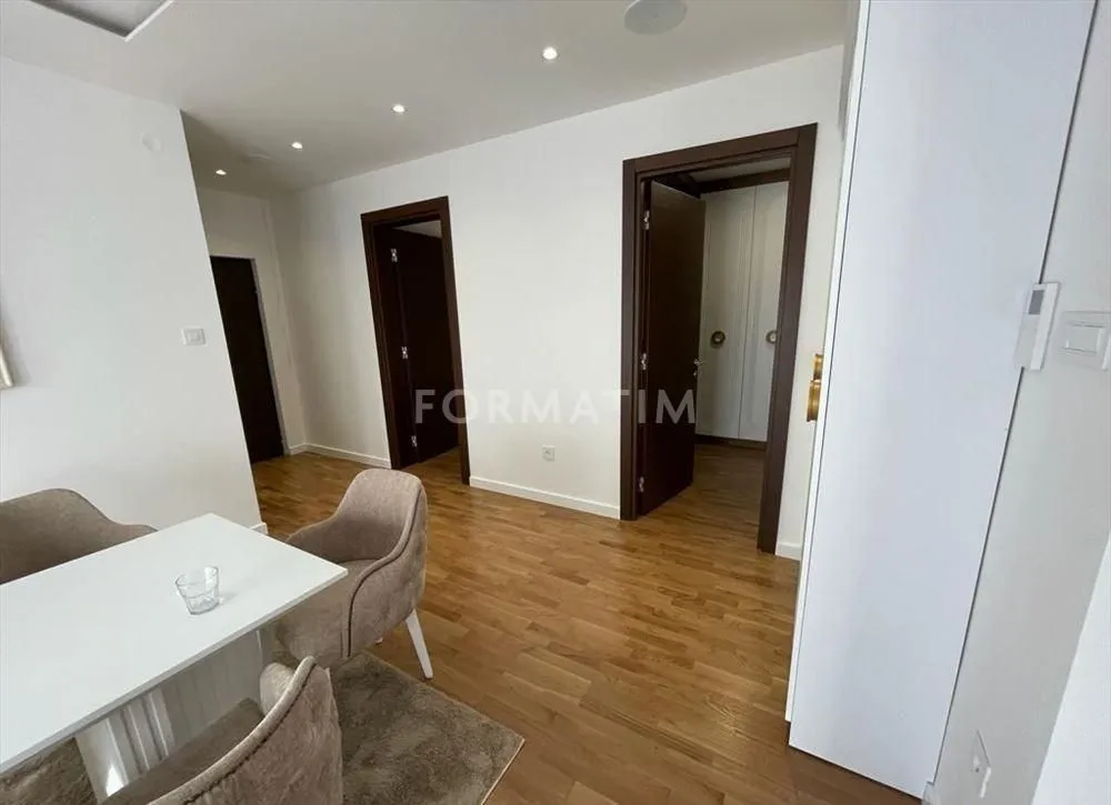 Sale, apartment, 170m², Đeram Pijaca, Beograd