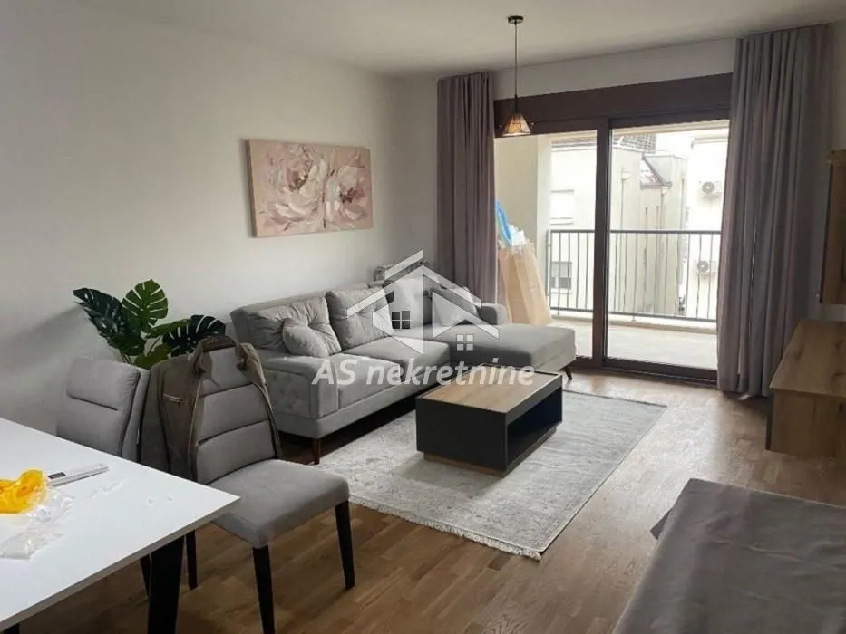 Izdavanje, trosoban stan, 84m², Zvezdarska Šuma, Zvezdara Sve Podlokacije