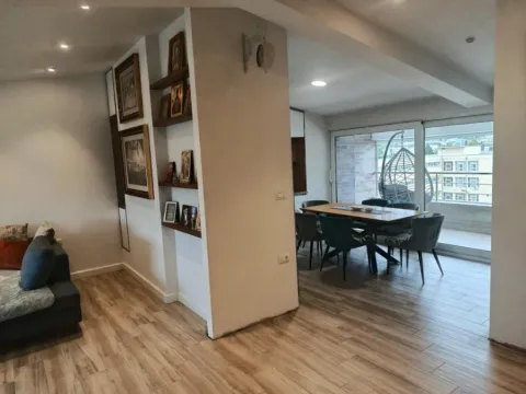 Izdavanje, dvosoban stan, 100m², Preko Morače, Podgorica - image 13