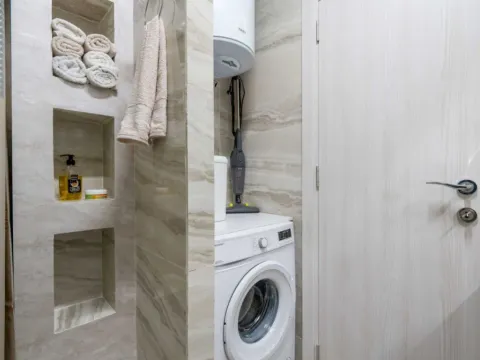 Izdavanje, jednosoban stan, 40m², Centar, Bar - image 9