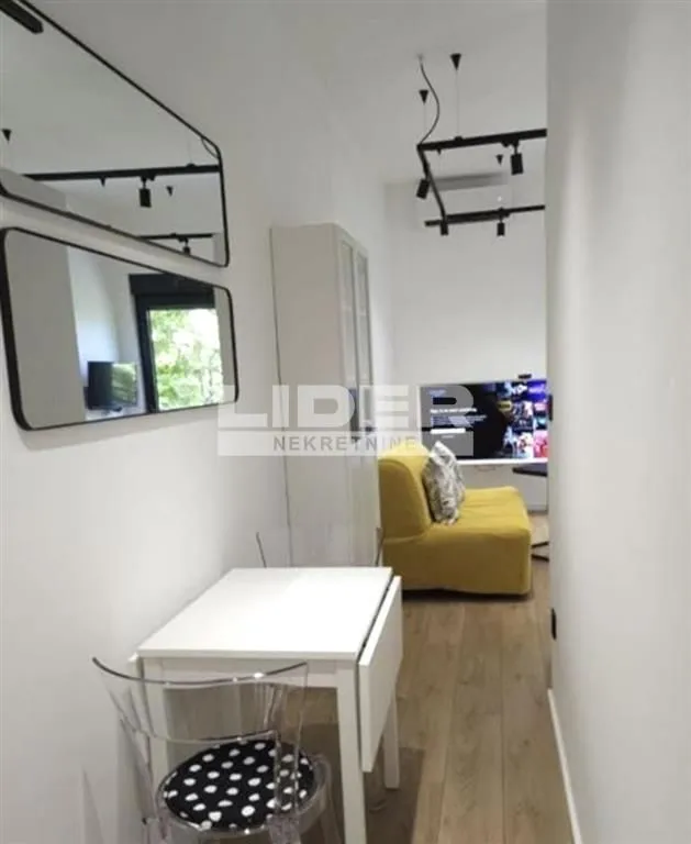 Rent, one bedroom apartment, 32m², Stari Grad, Beograd