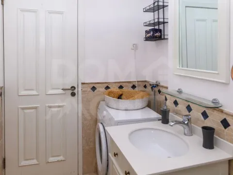 Sale, three bedroom apartment, 208m², Risan, Kotor - image 15