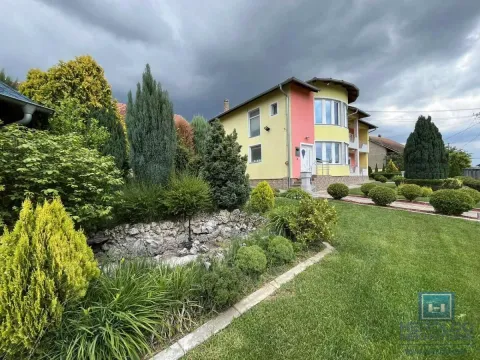 Prodaja, kuća, 302m², Vinorača, Jagodina - image 2