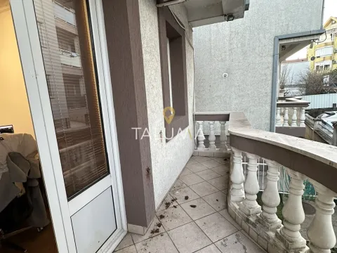 Izdavanje, kuća, 360m², Momišići, Podgorica - image 7