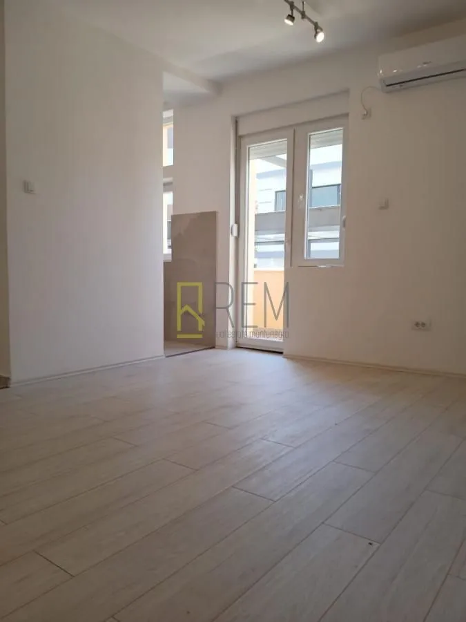 Rent, office space, 61m², Centar, Podgorica
