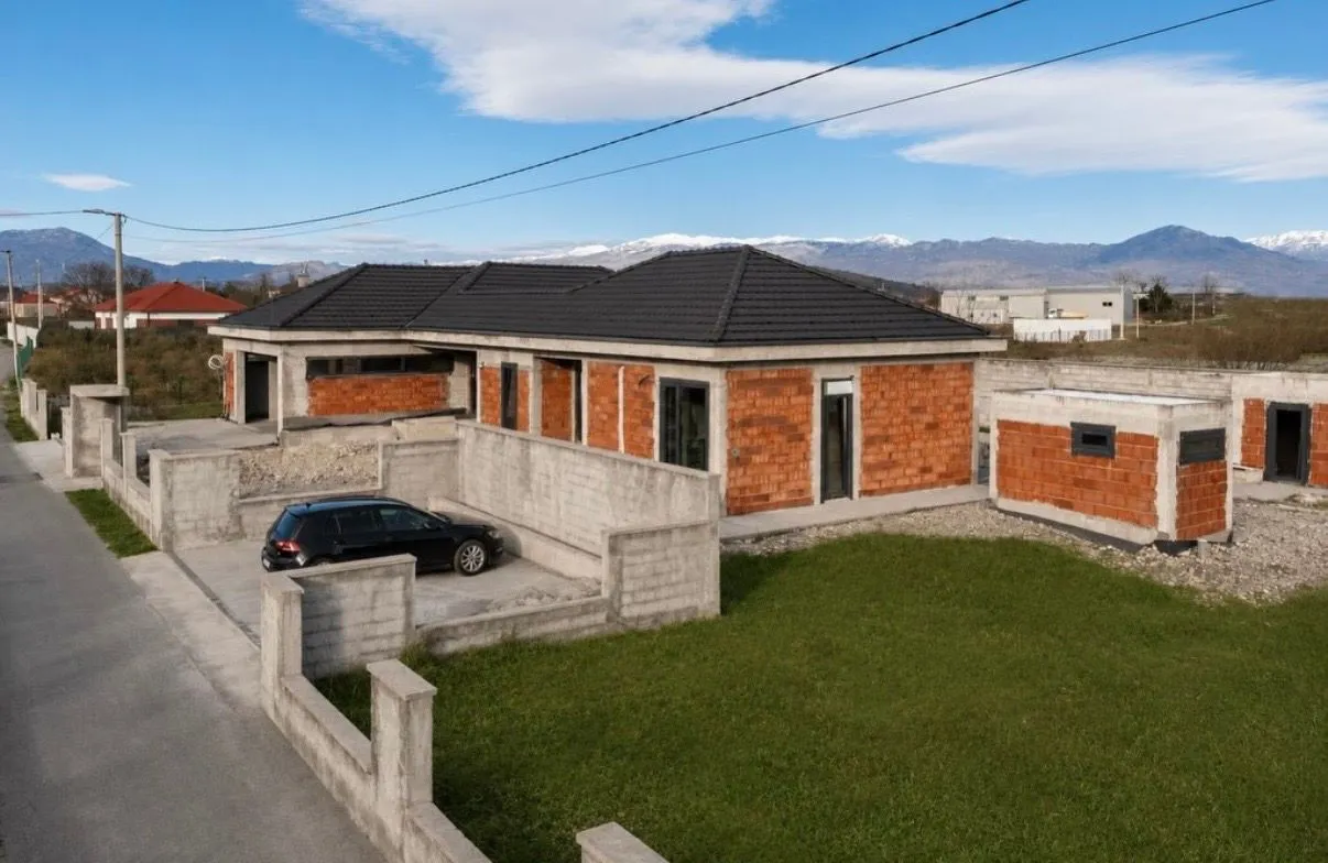 Sale, house, 259m², Donji Kokoti, Podgorica