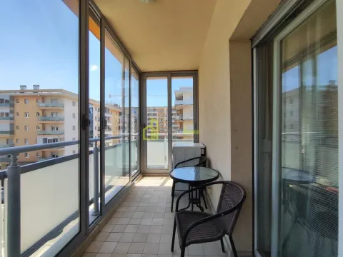 Prodaja, dvosoban stan, 70m², City Kvart, Podgorica - image 9