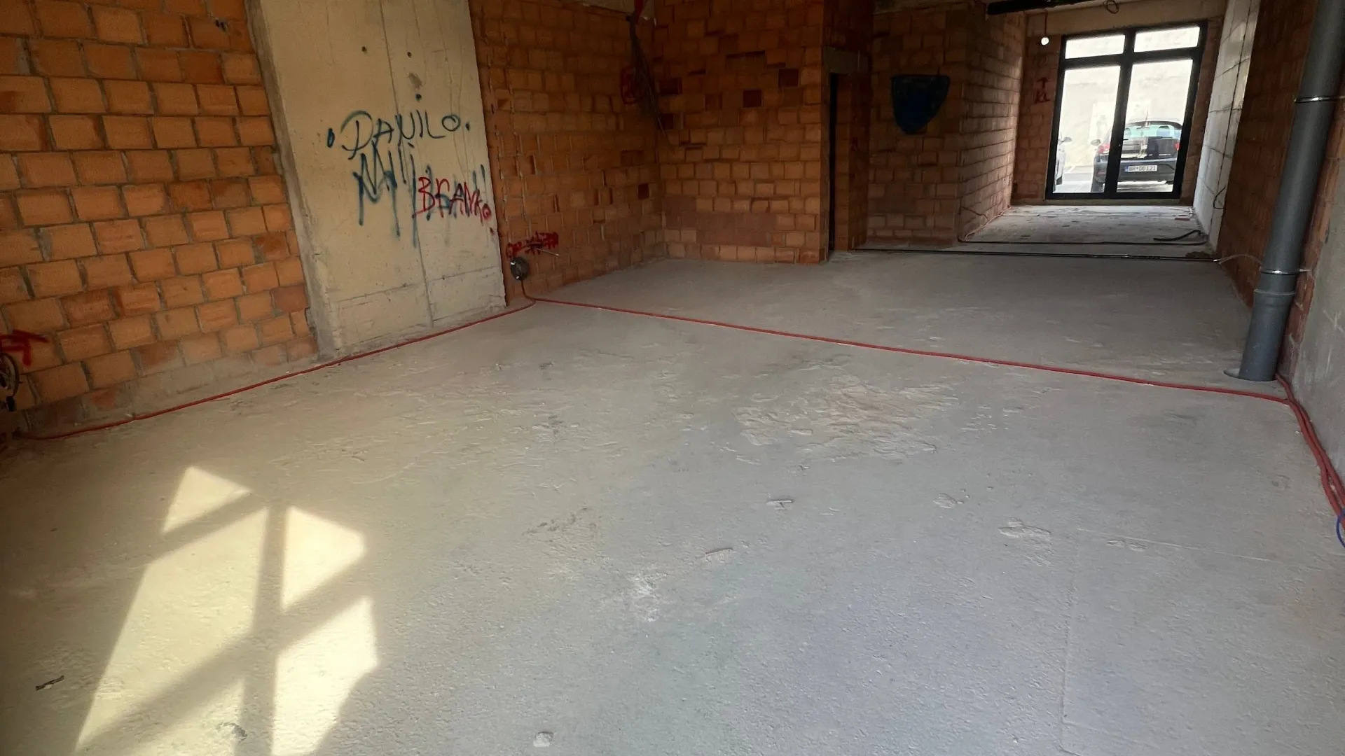 Rent, office space, 76m², Šušanj, Bar