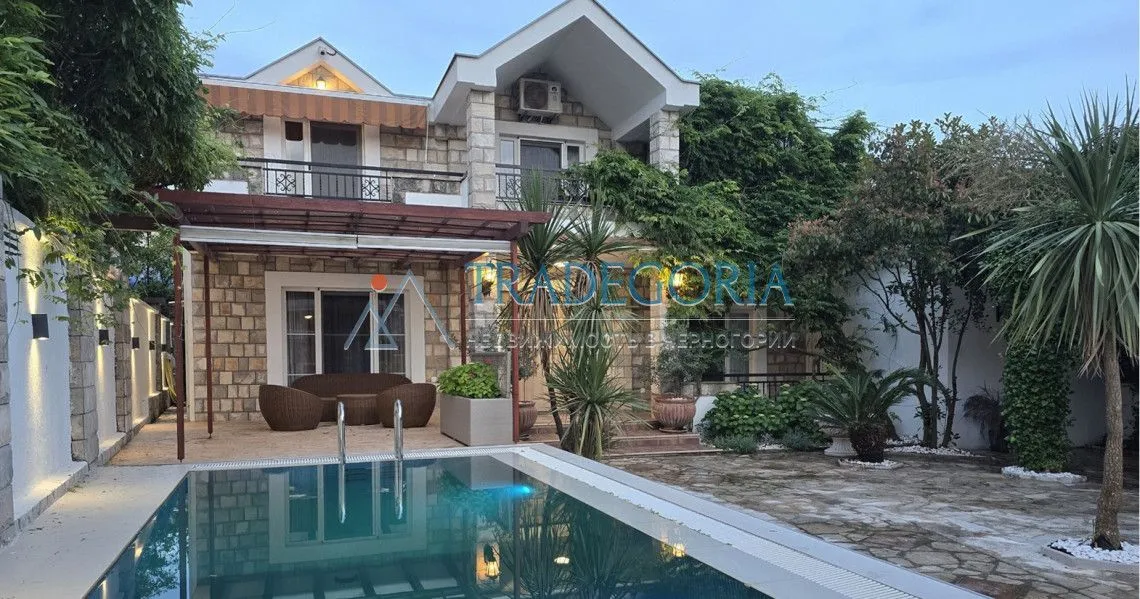 Sale, house, 179m², Tivat, Crna Gora