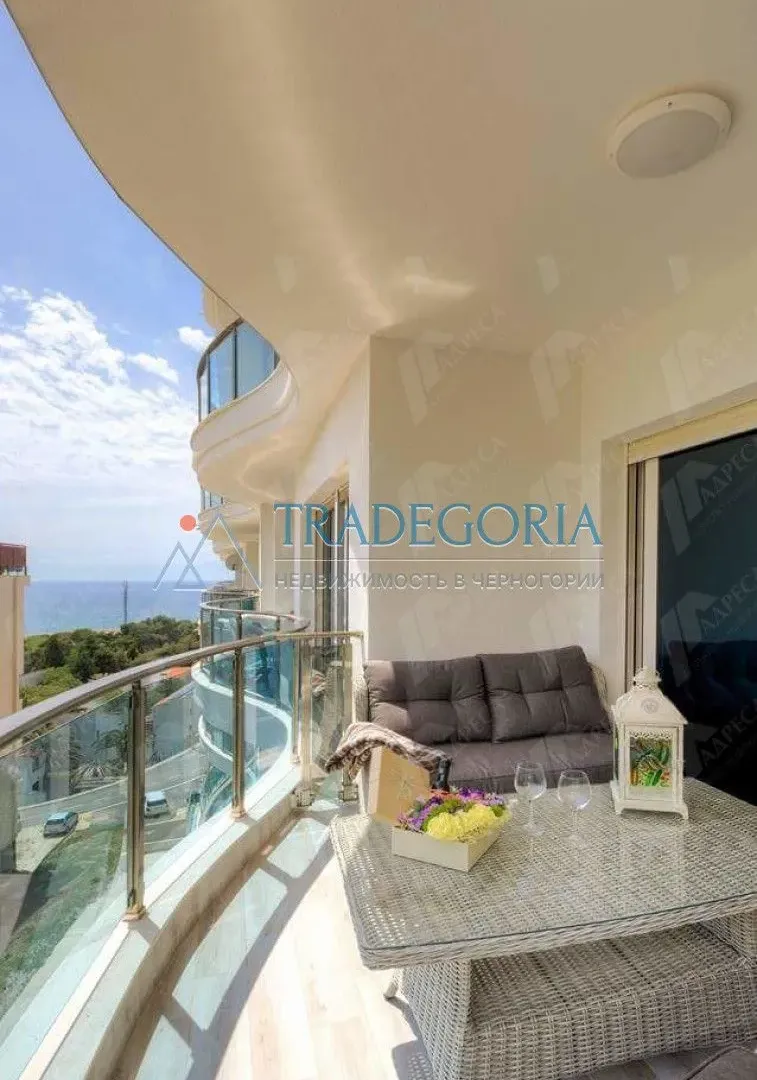 Prodaja, dvosoban stan, 63m², Bečići, Budva