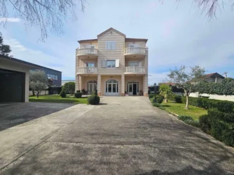 Sale, house, 778m², Zabjelo, Podgorica - image 8