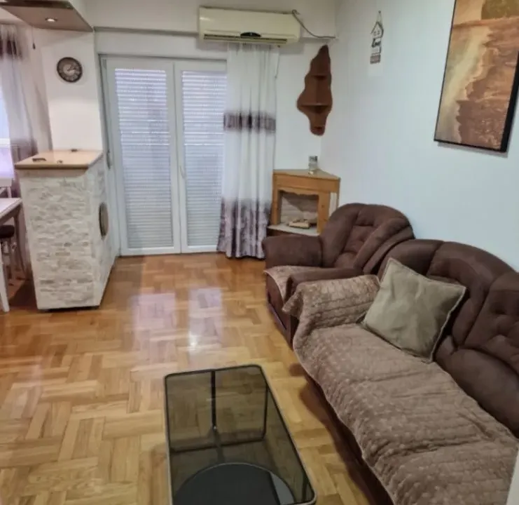 Izdavanje, dvosoban stan, 65m², Zabjelo, Podgorica