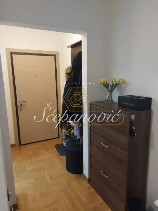 Prodaja, stan, 26m², Adamovićevo Naselje, Novi Sad Sve Podlokacije