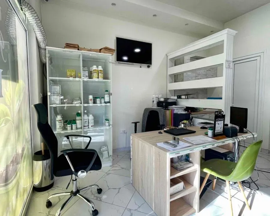 Prodaja, poslovni prostor, 101m², Blok 9, Podgorica