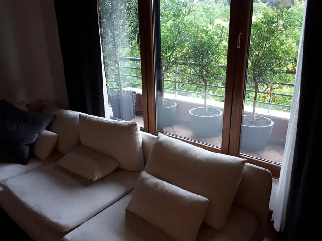 Izdavanje, trosoban stan, 190m², Preko Morače, Podgorica