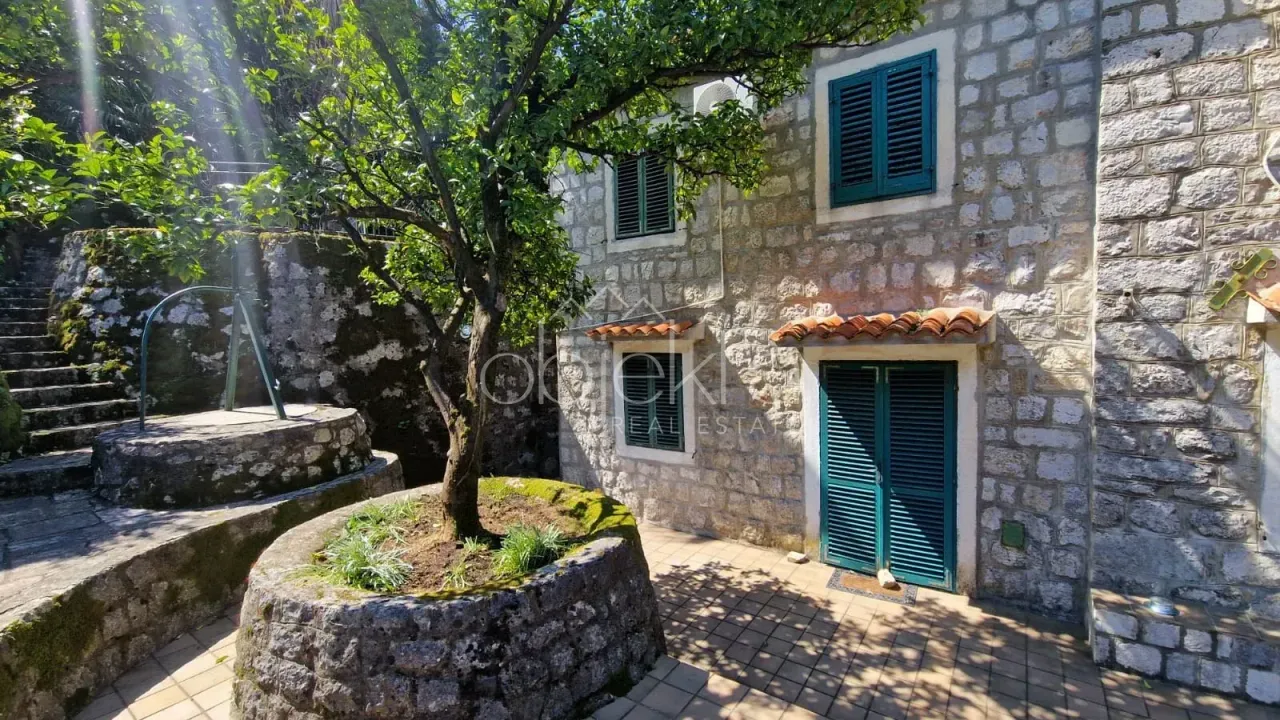 Sale, house, 130m², Kotor, Crna Gora