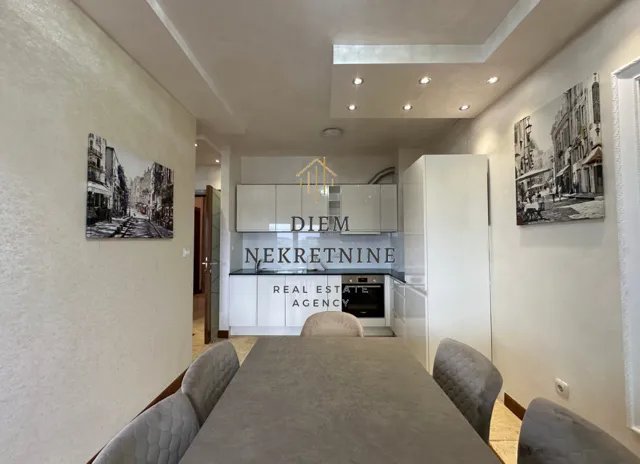 Rent, four bedroom apartment, 130m², Centar, Podgorica
