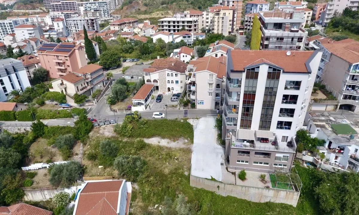 Prodaja, plac, 700m², Bečići, Budva