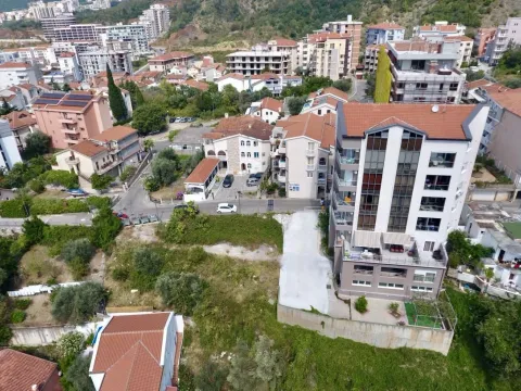 Sale, land lot, 700m², Bečići, Budva