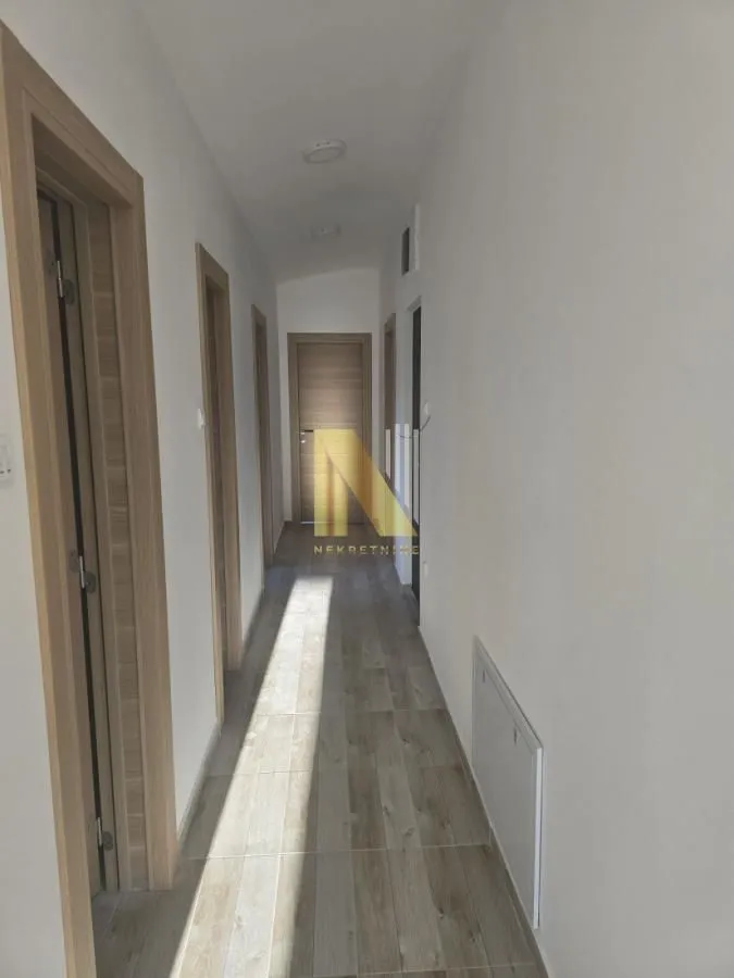 Prodaja, trosoban stan, 70m², Vidovdansko naselje, Novi Sad Sve Podlokacije