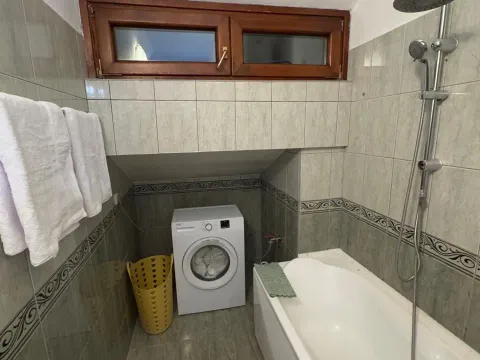 Izdavanje, stan, 142m², Vezirov Most, Podgorica - image 11
