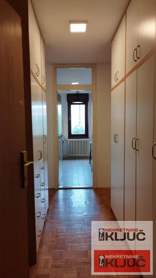 Prodaja, dvosoban stan, 54m², Bulevar Oslobodjenja, Novi Sad Sve Podlokacije