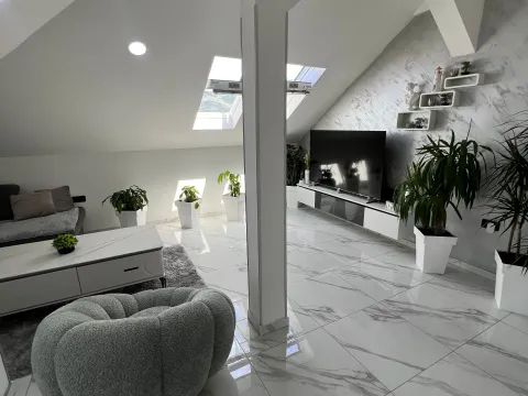 Rent, two bedroom apartment, 72m², Popovići, Bar - image 2