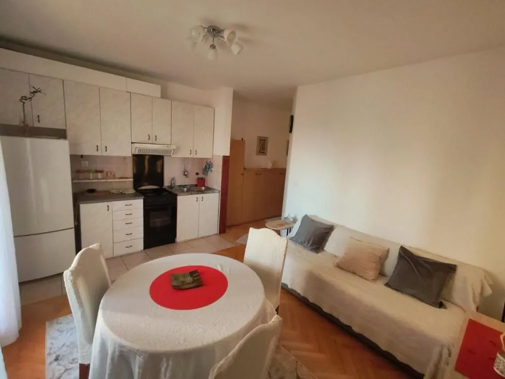 Rent, two bedroom apartment, 40m², Čukarica, Beograd