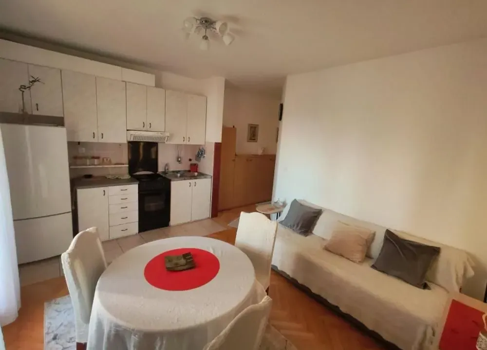 Rent, two bedroom apartment, 40m², Čukarica, Beograd