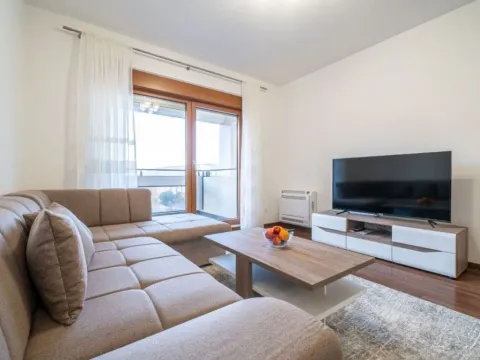 Izdavanje, dvosoban stan, 70m², Master Kvart, Podgorica - image 9