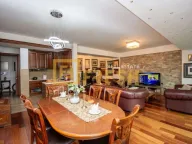 Izdavanje, četvorosoban stan, 160m², Preko Morače, Podgorica - image 9