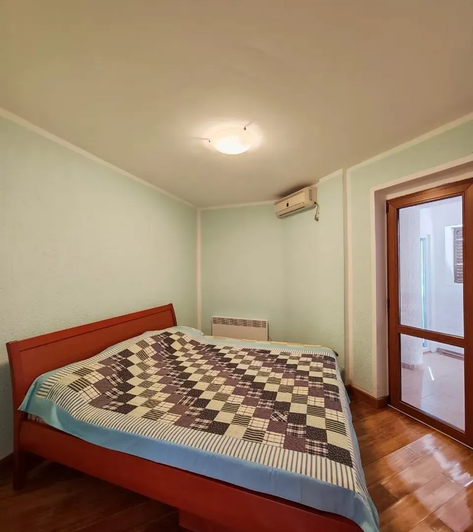 Prodaja, jednosoban stan, 85m², Lazi, Budva
