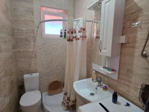 Sale, three bedroom apartment, 160m², Plav, Crna Gora - image 7