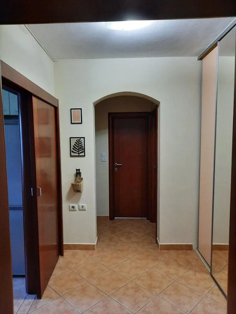 Izdavanje, dvosoban stan, 70m², Centar, Podgorica